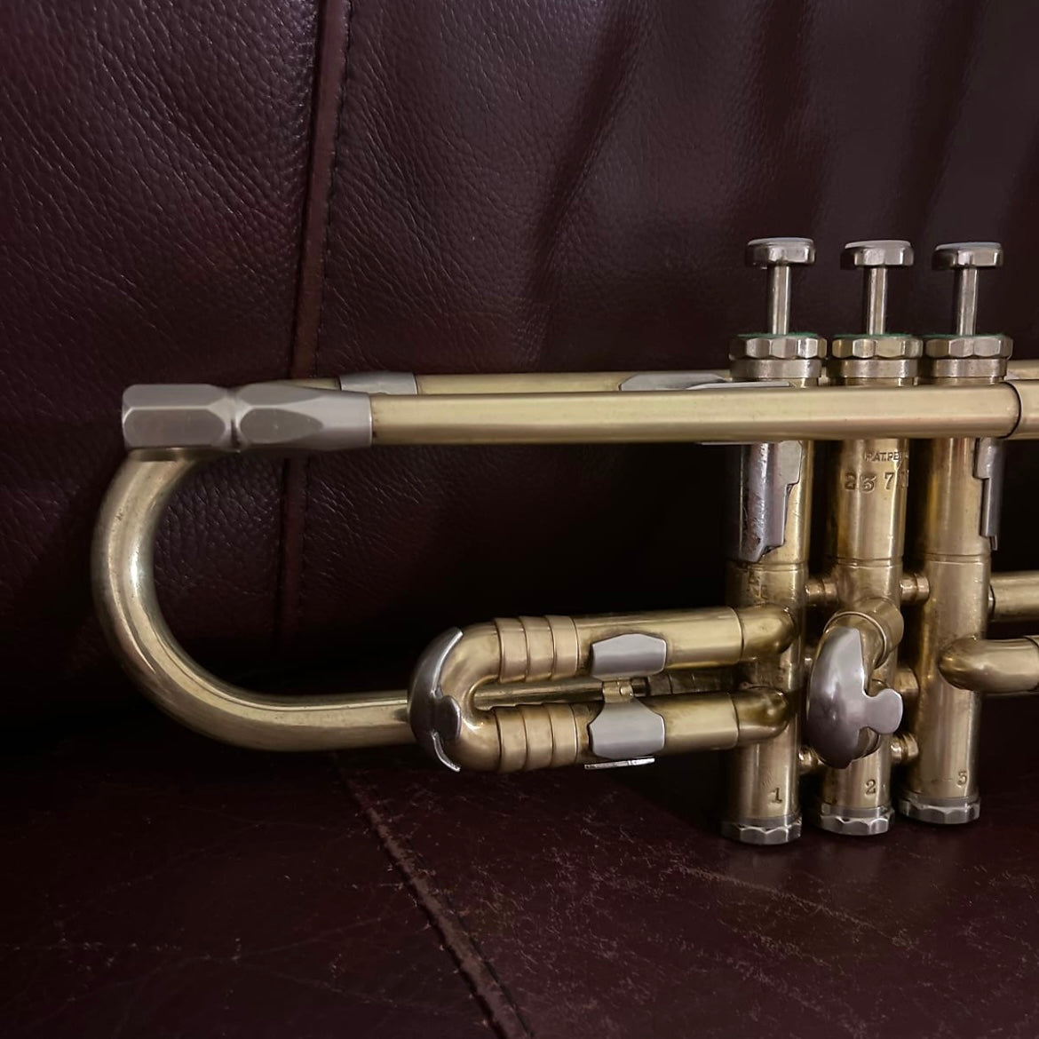 Getzen Model 90 Deluxe (1953) Bb Trumpet SN 23727 (100% new gold tint lacquer)