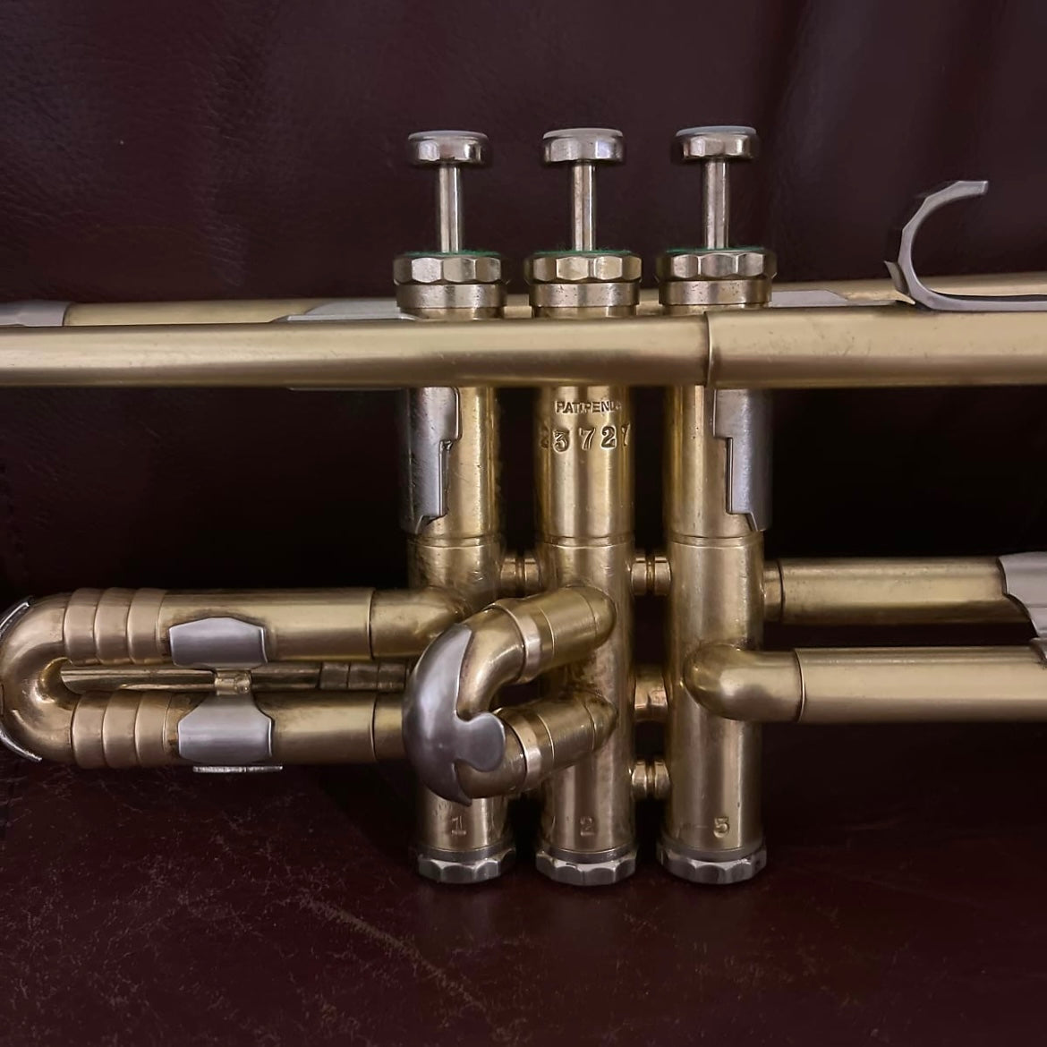 Getzen Model 90 Deluxe (1953) Bb Trumpet SN 23727 (100% new gold tint lacquer)