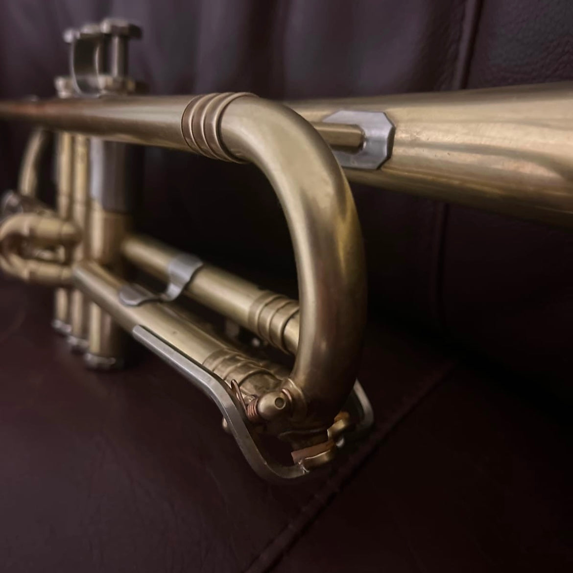 Getzen Model 90 Deluxe (1953) Bb Trumpet SN 23727 (100% new gold tint lacquer)