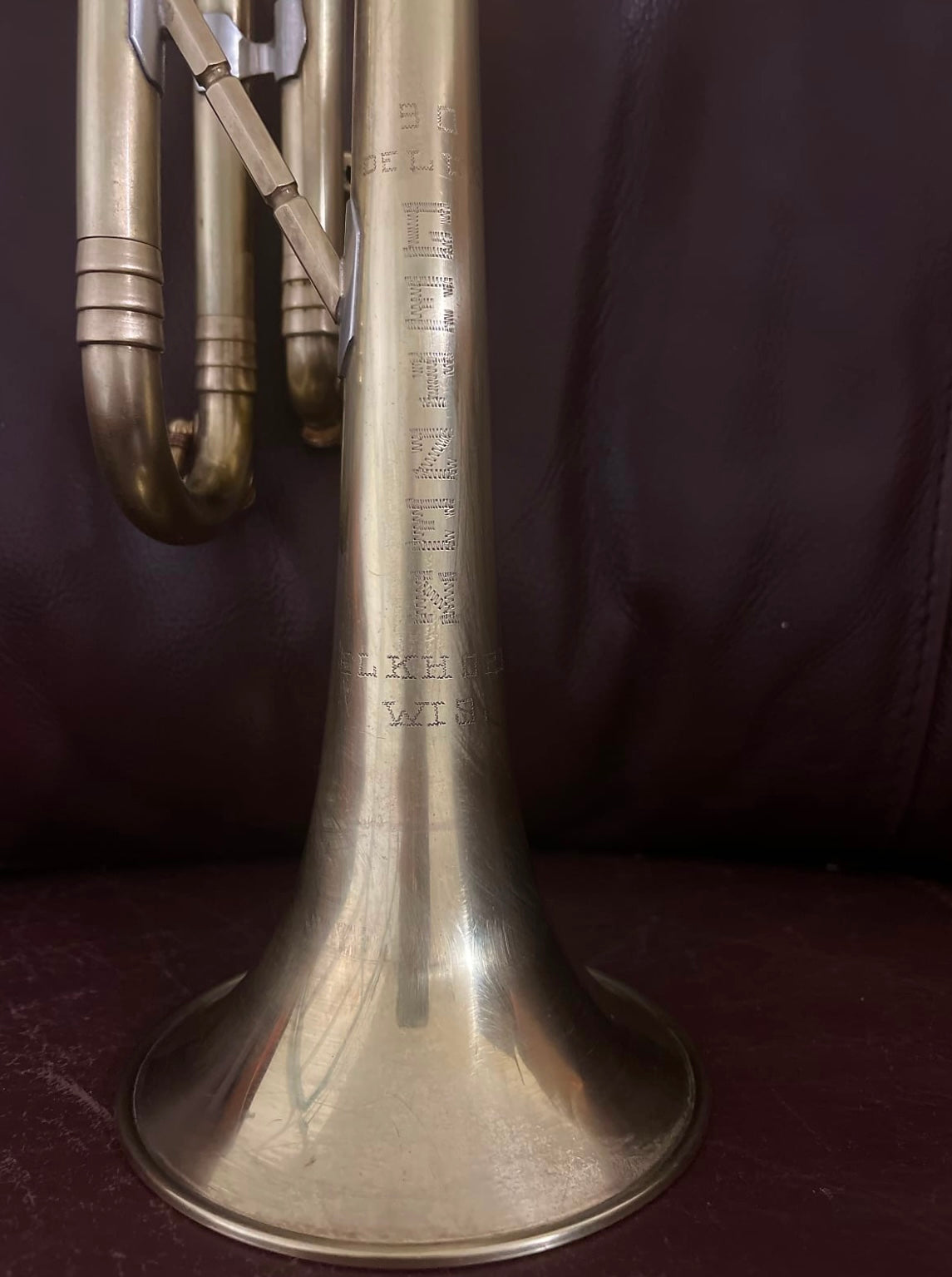 Getzen Model 90 Deluxe (1953) Bb Trumpet SN 23727 (100% new gold tint lacquer)