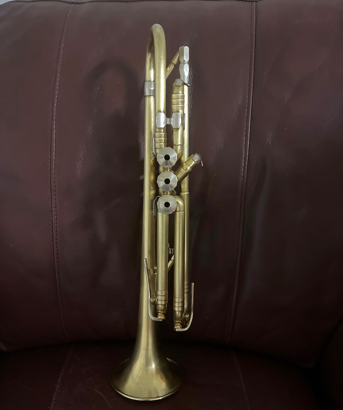 Getzen Model 90 Deluxe (1953) Bb Trumpet SN 23727 (100% new gold tint lacquer)